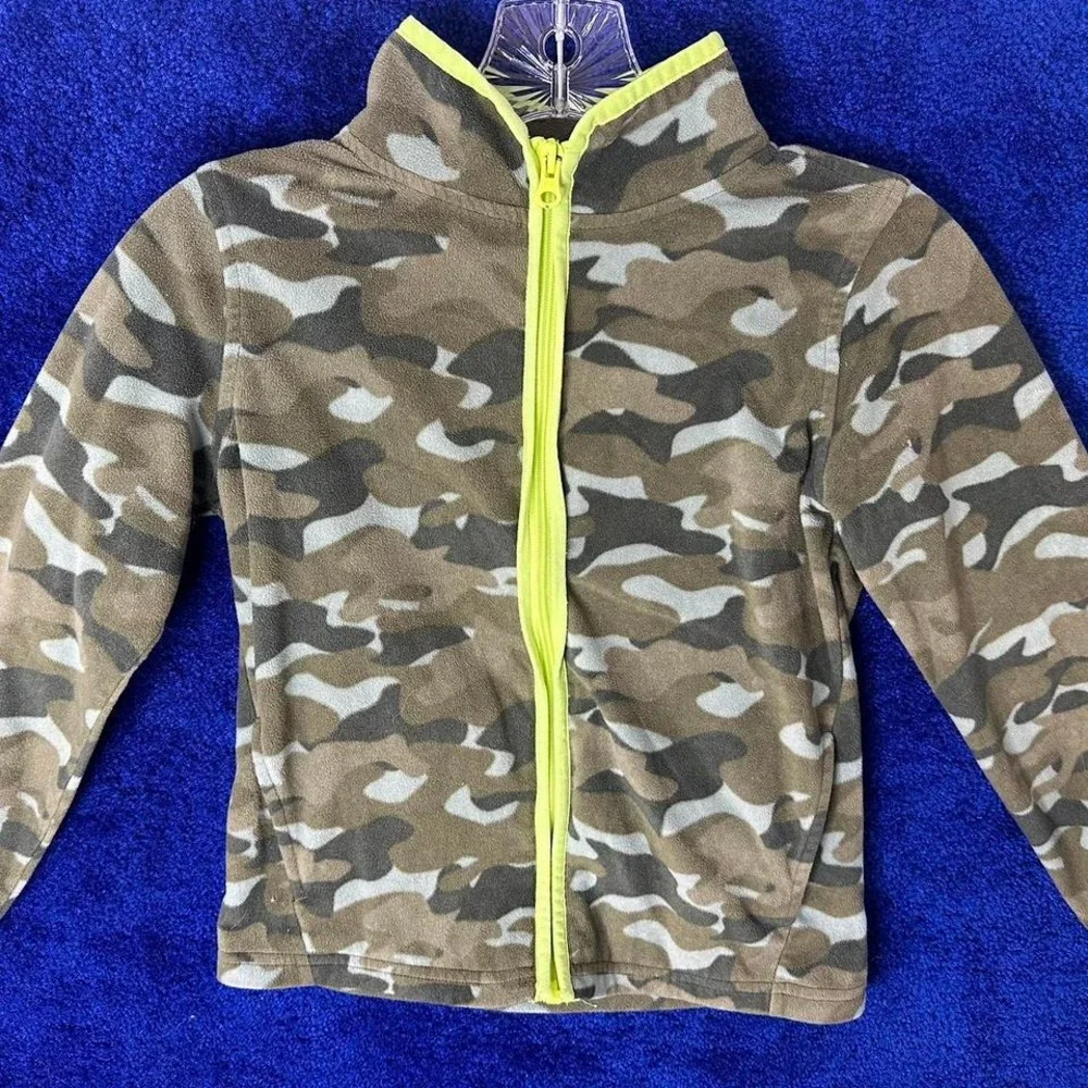 Oshkosh camo green and black hoodie #camo #zipup‎